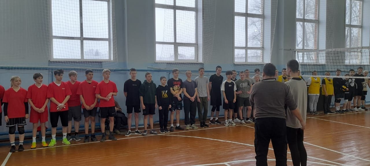 13 февраля учащиеся школы приняли участие в районных соревнованиях по волейболу..